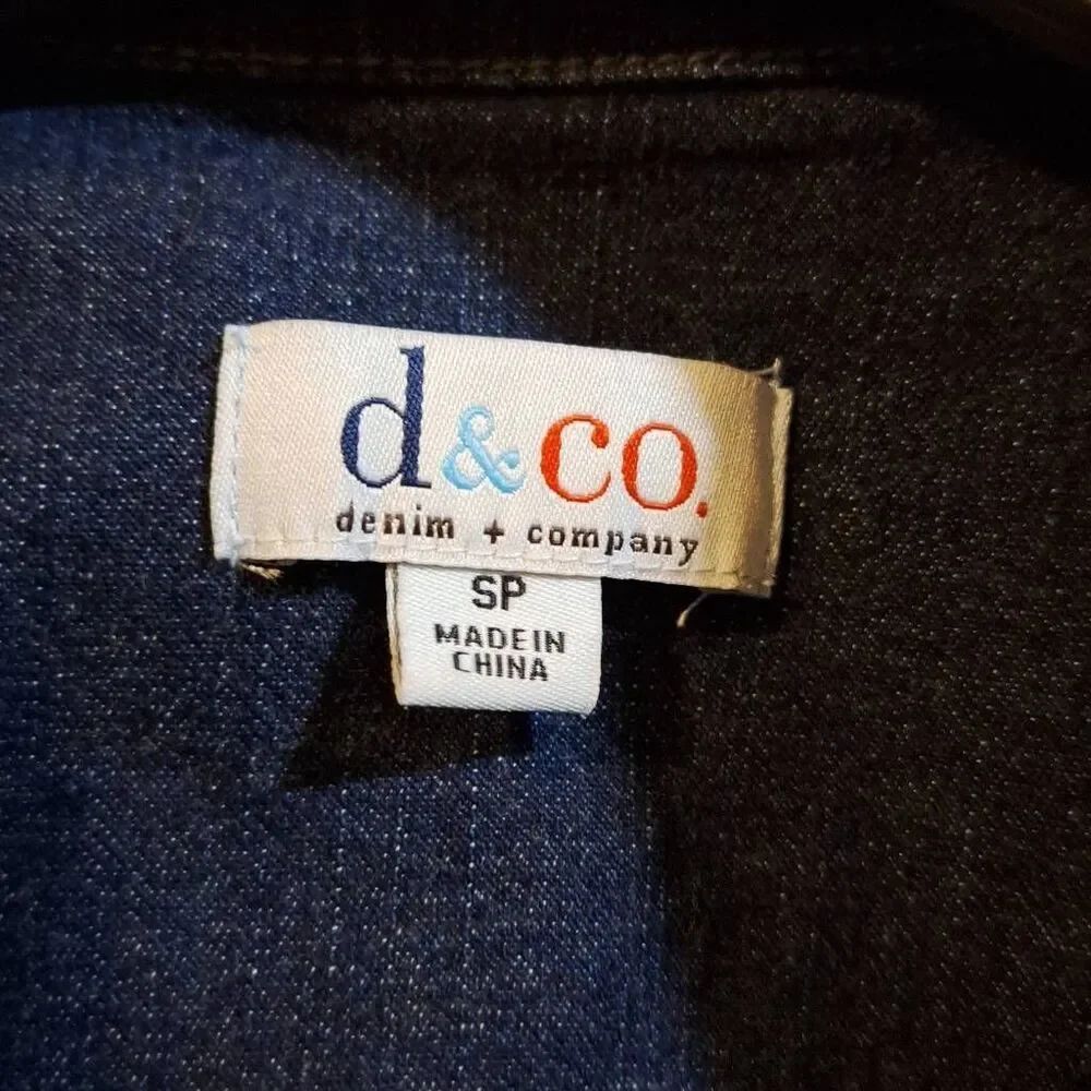 Lightweight Jean Jacket - Picture 5 of 6